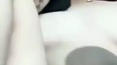 Boyfriend inserting beer bottle in GF pussy viral sex