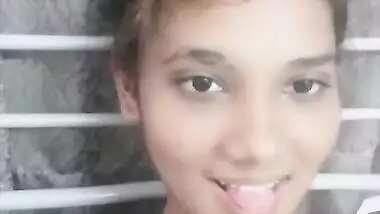 Desi sexy busty bitch selfie MMS video to make you feel horny