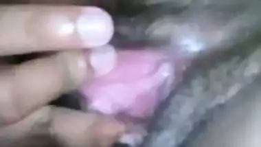 Chubby Indian village XXX girl plays with her pink pussy on selfie cam MMS