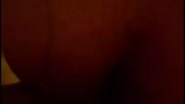 Porn MMS of a beautiful girl taking a bath and satisfying her boyfriend