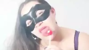 Audio Imperdible La Esposa Del Jefe Me Envia Video Masturbandose Con Chupa Chups Quiere Mi Verga Y Mi Leche En El Culo Y Las Tetas Desi BhaBhi Usa 2 F