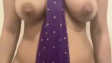 DESI INDIAN BABE BOUNCING GIANT BOOBS (2ND VIDEO)