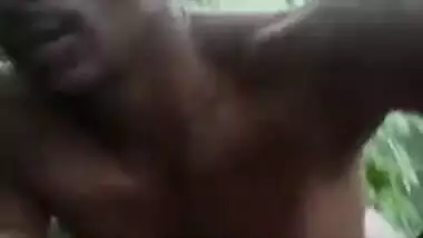 Village Indian XXX lovers have a nice outdoor sex MMS video