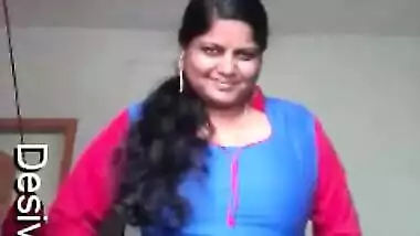 Sexy Mallu Bhabhi Showing Her Big Boobs and Pussy To Lover Part 2