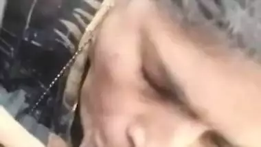 Telegu Desi XXX wife gives a good blowjob in a car MMS video
