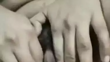Solo MMS video of naughty Desi wife sticking a banana into XXX slit