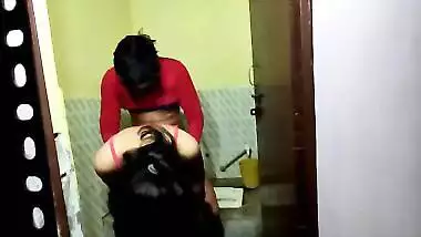 My step sister in law went to the toilet. I grabbed it from behind. And I had sex with step sister-in-law.