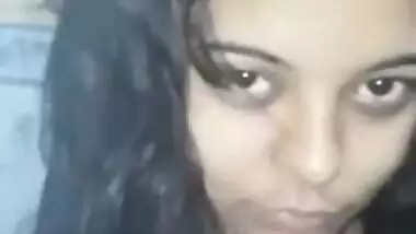 Beautiful Bengali Cute Girl Showing And Fingering Part 1