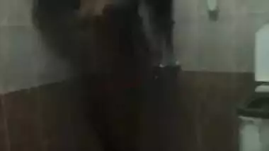 Amateur sex footage of Indian belle washing her XXX body in shower