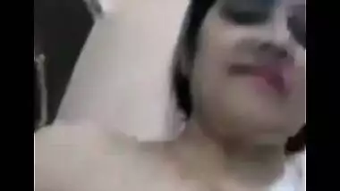 Desi Bhabhi Showing her Boobs & Pussy on VC