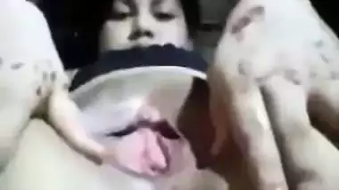 Unsatisfied Desi XXX whore fingering her pink pussy hole on cam