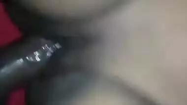 Desi girl's pussy becomes wet and wants man's XXX tool in MMS clip