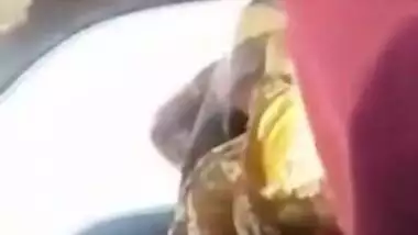 Desi Bhabhi cheating in Car with young caught pakistani aunt