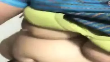 Indian slut had never tried such XXX things like exposing tits on camera