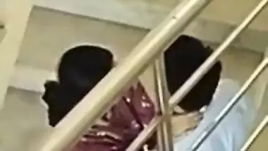 Hot indian lovers caught In action In entryway, Desi sex mms online