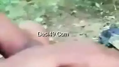 Randi village aunty gets sex with local lover boy in jungle. Desi sex mms