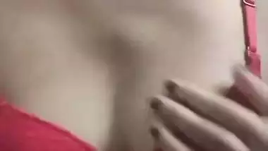 Small boobs showing xxx cam girl in nude hot live