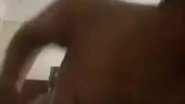 Indian babe takes red towel down to make fans see her XXX boobs