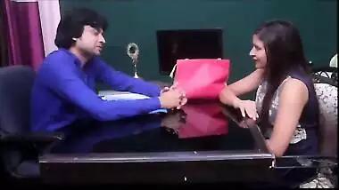 Hindi sexy blue film of Khade lund ko desi ladki ne chut ka sahara diya