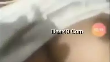 Desi wench with nose piercing brings some porn in the video call