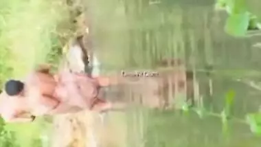 Desi village Bhabhi Aunty Washes Her Pussy Outdoor
