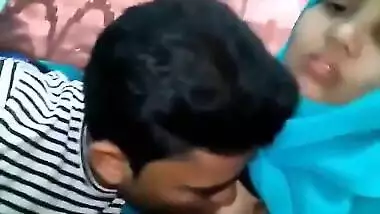lucknow colg beauty faheema boobs sucked by bf