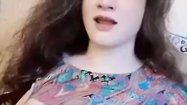 Sexy Desi eunuch shows her boobs