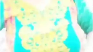 Aaj Camsex Main Client Ko Apney Doodh Chuswaye Aur Doodh Pilaya