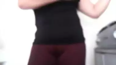 Mi Madrastra Sola En Casa Puta Latina Hindo Colombiana Me Enseña Sus Tetas En La Cocina En Nueva York Usa Desi BhaBhi XXX