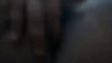 Horny Indian bhabi masturbating MMS selfie