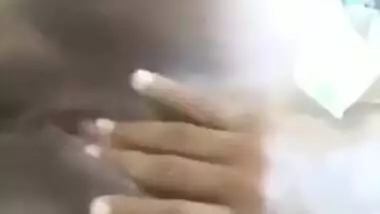 Amateur Desi chick passes a XXX exam in hot MMS self-fucking on camera