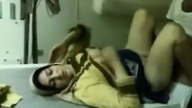 Desi Bhaiyya ke samne BHABHI ki chudayi BIG BOOBS HIJAB PAKI MUSLIM CUCKOLD