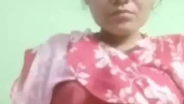 Big ass aunty slapping booty during live call