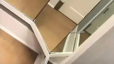 Exclusive- Sexy Nri Girl Reord Her Horny Selfie Clips For Lover