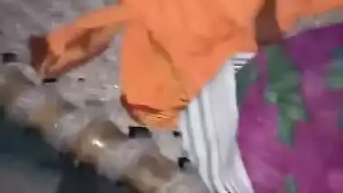 Desi Bihari housewife captured nude on mobile cam