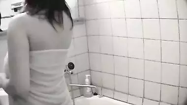 ???? Big Boob Girl In Shower - Movies. video2porn2