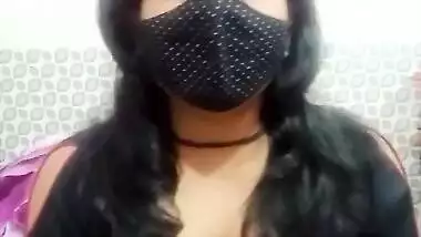 Indian Sexy Bhbhi Removed Her Dress