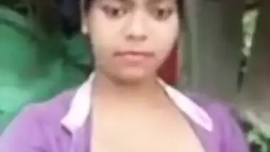 Desi Village Married girl with huge hanging boobs showing outdoor