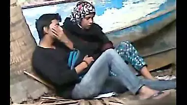 Young lovers’ quick outdoor sex mms scandal