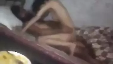 Slim Indian XXX girl have a hardcore sex with her young friends MMS