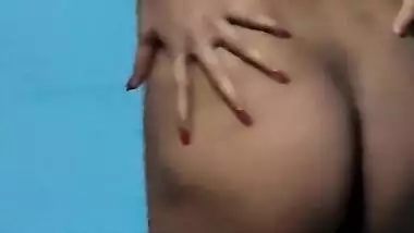 Indian Desi Sexy Bhabhi Record Her Nude Selfie (part-1)