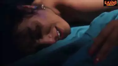 Indian beautiful Desi wife caught her servant and fucked him daily for satisfy her need real indian desi hindi sex video