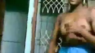 Sexy Tamil Maid Showing Breasts To Boss