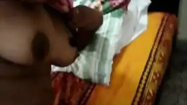 No problems for lovely Desi to take sex boobs out in a XXX video
