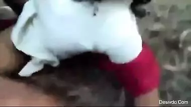 Desisex video of a chubby girl enjoying outdoor sex with boyfriendâ€™s friend