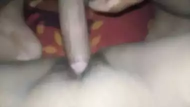 Dard Ke Mare Chala Rahi Hai