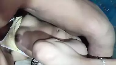 College Ki Ladki Ko Ghar Men Ghodi Bana Kar Choda