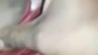 Desi woman makes her XXX pussy public and man bangs it with sex toy