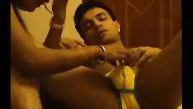 Hidden livecam sex scandal of Indian wife with pilot Hindi Audio