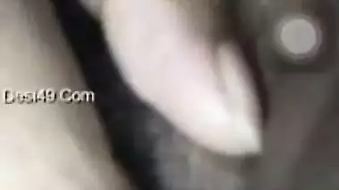 Amateur XXX video of Indian who slowly stimulates her hairy clitoris